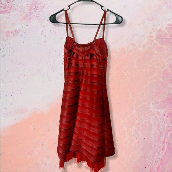 BCBGMax Azria Fit and Flare Layered Silk and Satin Dress in Dark Red sz 0 - Picture 5 of 8